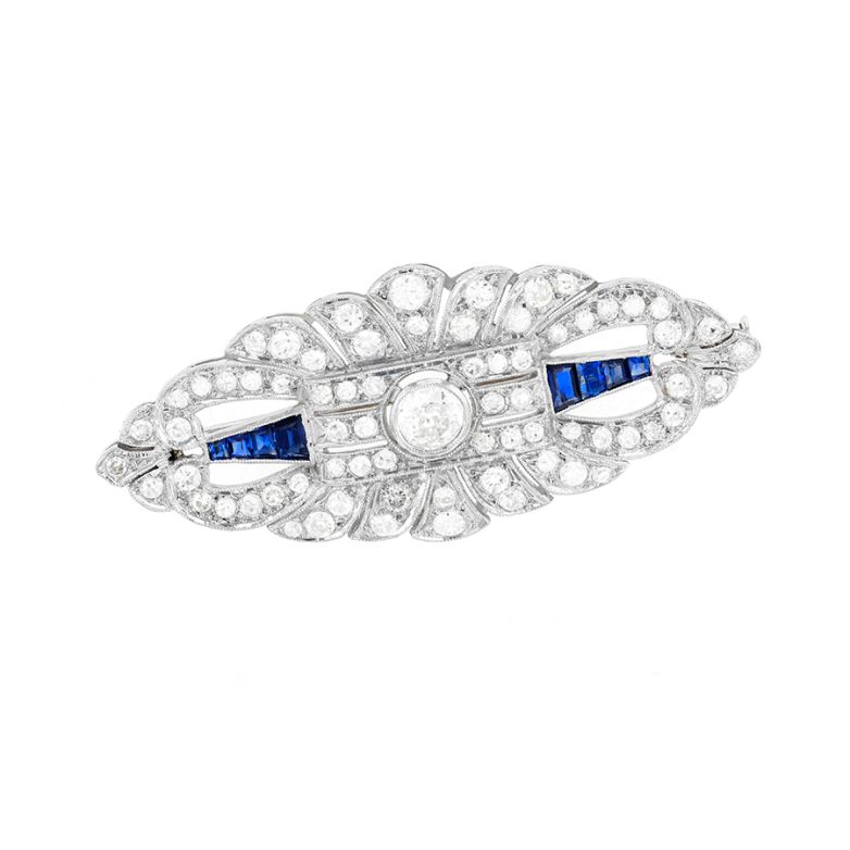 Broche ancienne diamants 2.02 carats et saphirs 0.64 carat or blanc 14.70g Comme neuf -  reconditionné disponible sur Gemme Les Bijoux